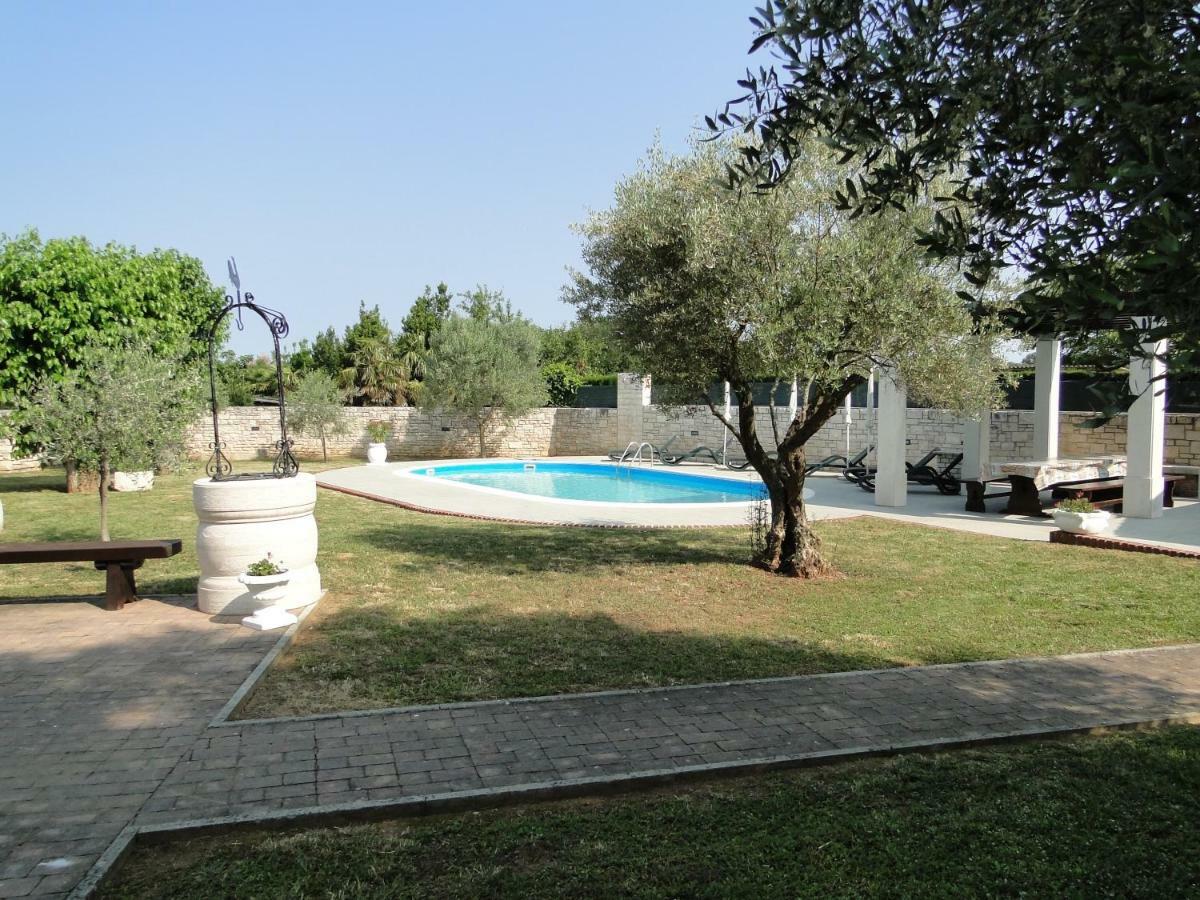 Apartments Villa Maran Umag Exteriör bild