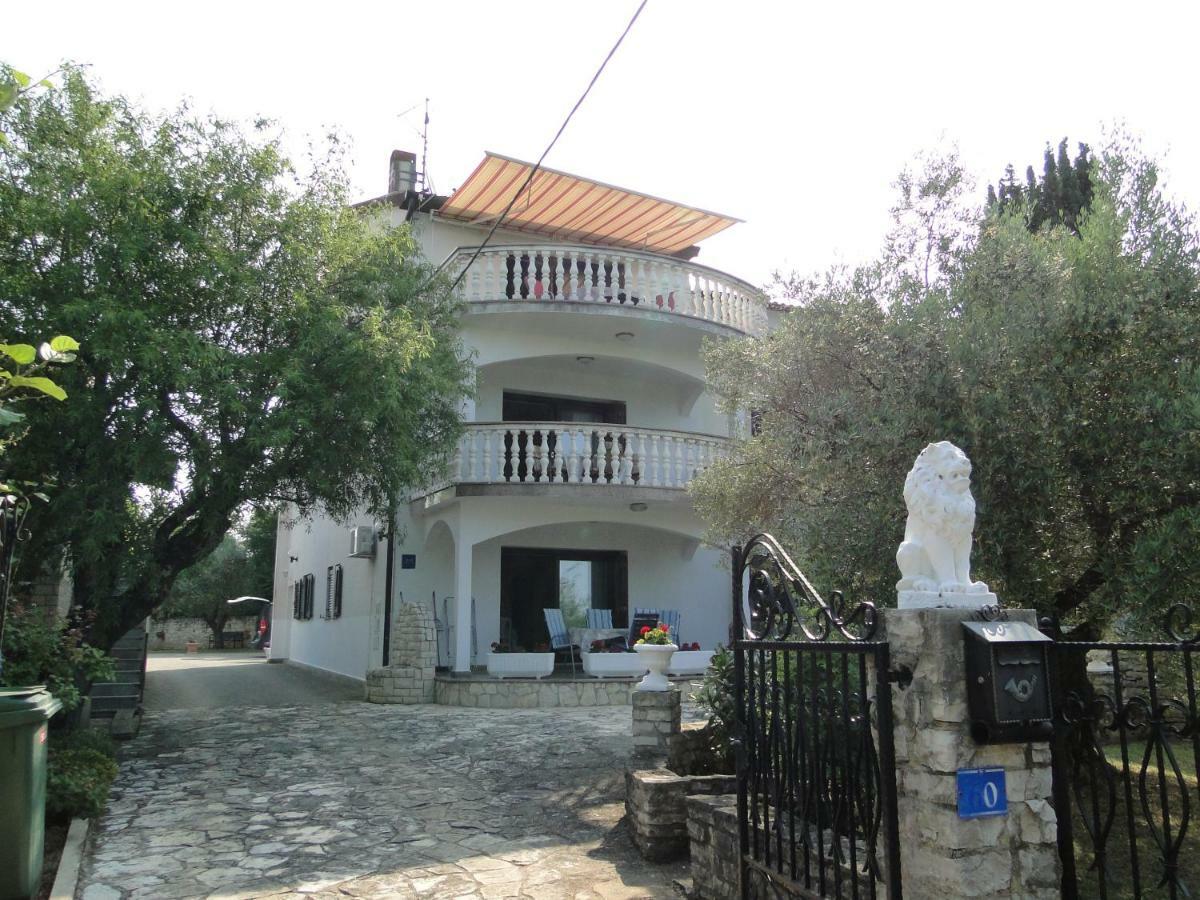 Apartments Villa Maran Umag Exteriör bild