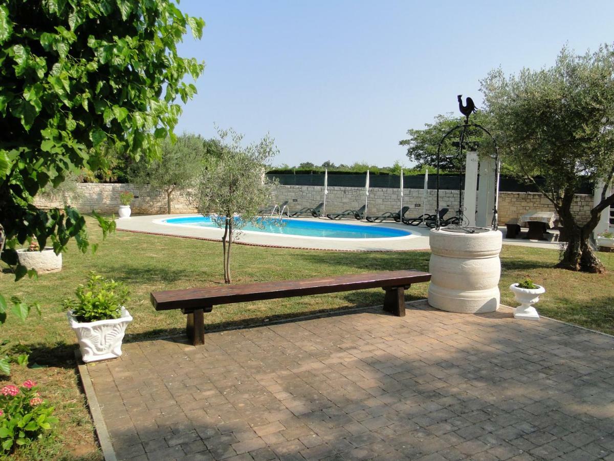 Apartments Villa Maran Umag Exteriör bild
