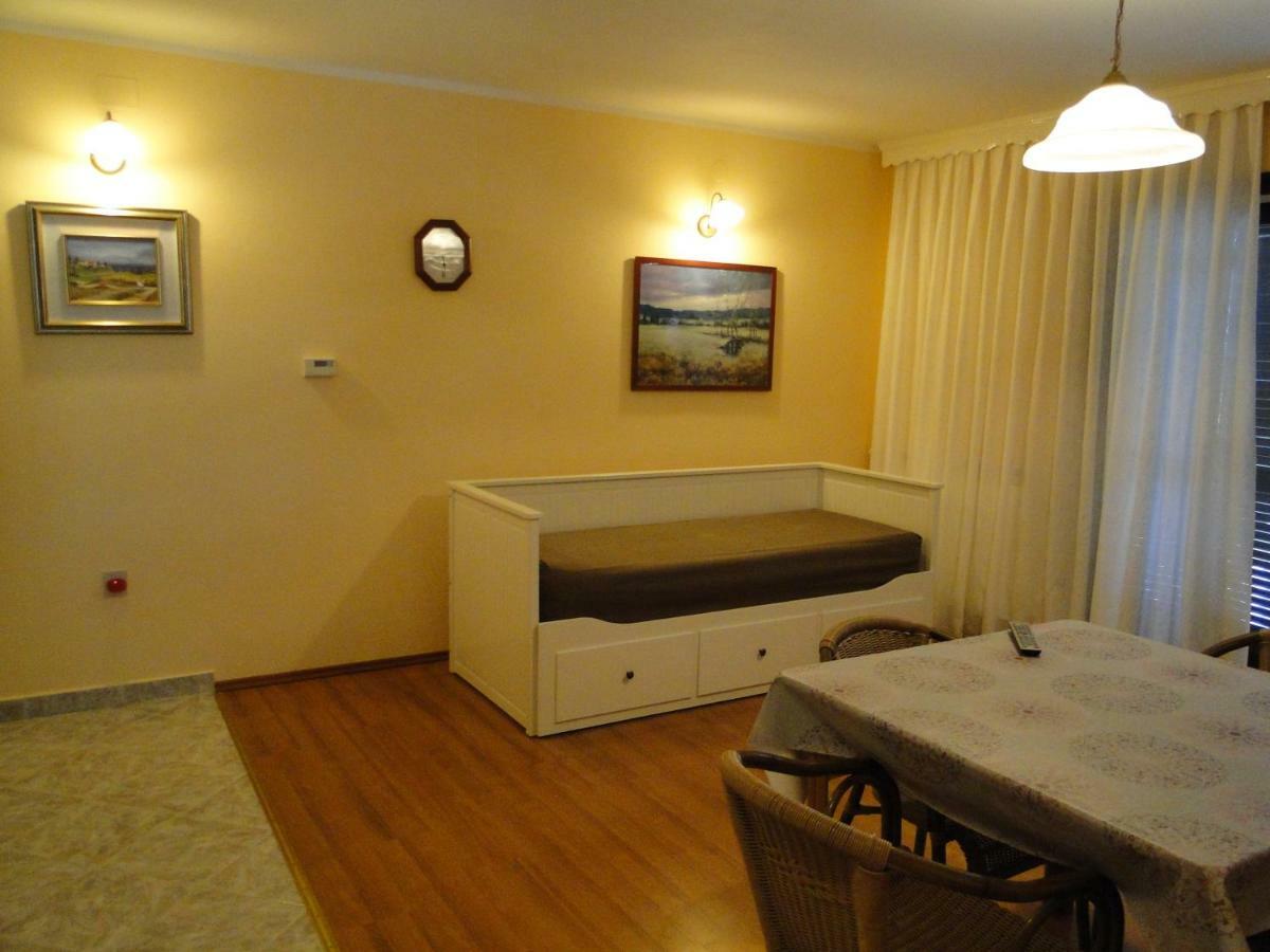 Apartments Villa Maran Umag Exteriör bild