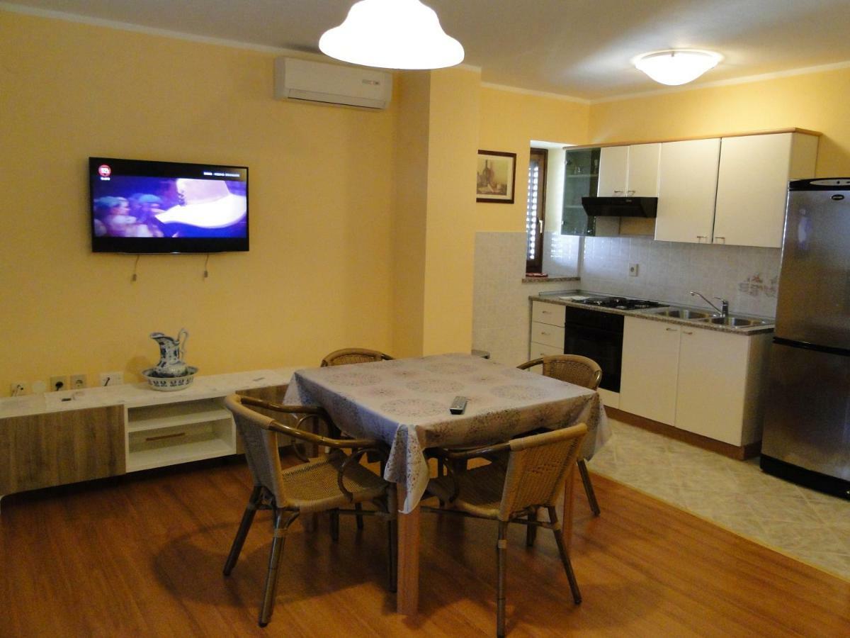 Apartments Villa Maran Umag Exteriör bild